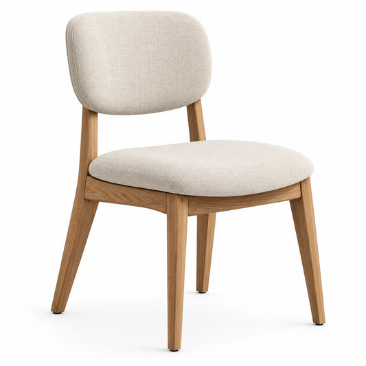 Silla de madera con asiento tapizado en beige